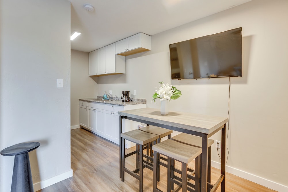 Near Dtwn & Universities: Central Tallahassee Apt!