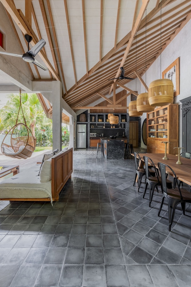 Villa Palm Jari 1 by Alfred in Bali - Architectural 2 Bedroom Pool Villa Berawa Canggu