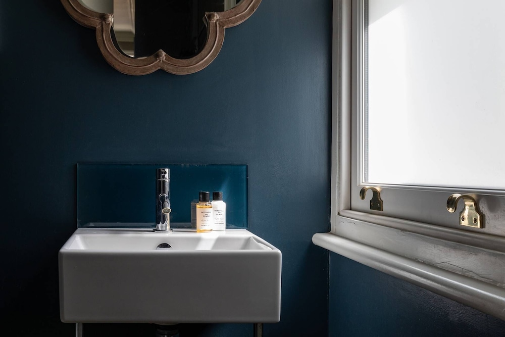 Clarendon Street by Onefinestay