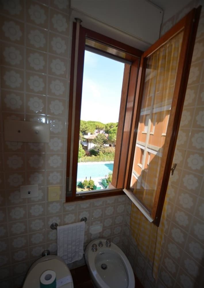 Fantastic Flat With Pool View Just Steps From the sea