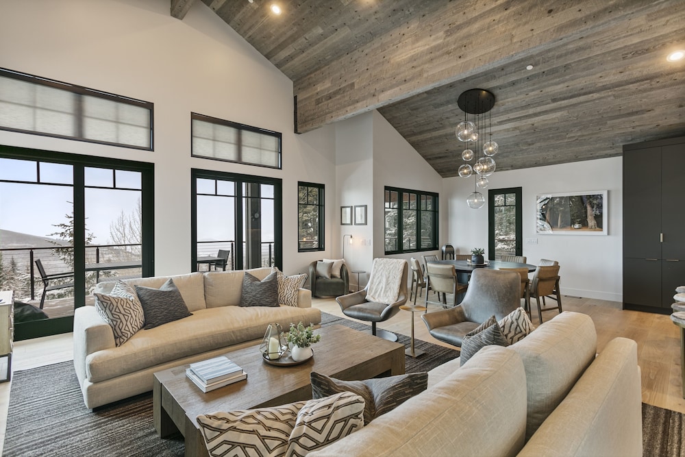 50 - Six Bedroom with Spa Stag Lodge 6 Condo