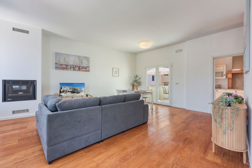 The Perfect View Penthouse Design Apt.