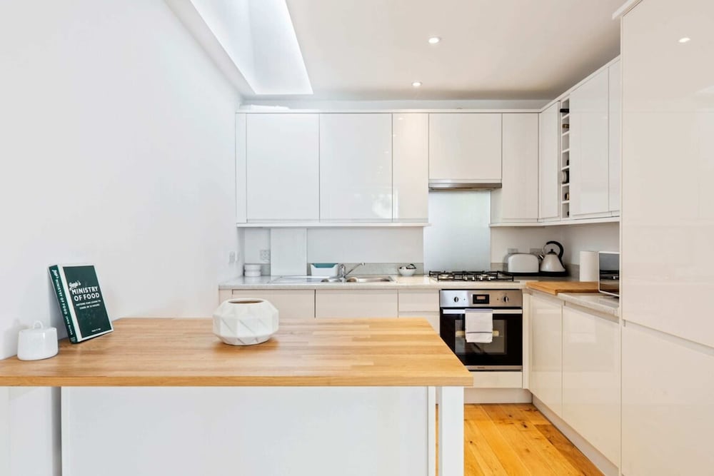 Cosy 2 Bedroom House Near Greenwich