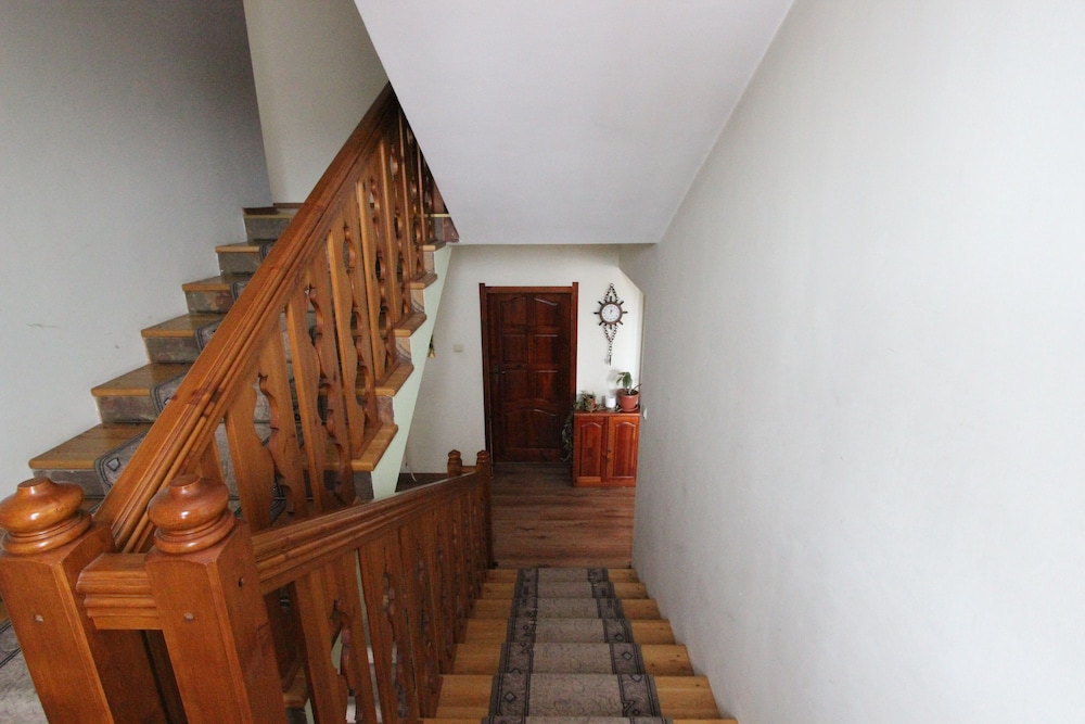 Photo 33
