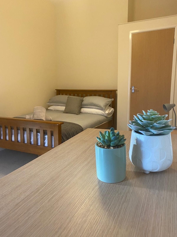 Reading 3 bed 2 bath view 5