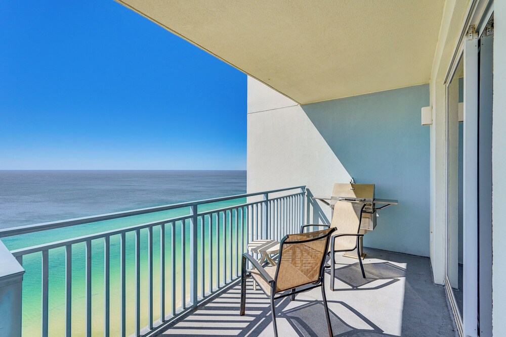 Beachfront Panama City Condo: Walk to Pier Park!