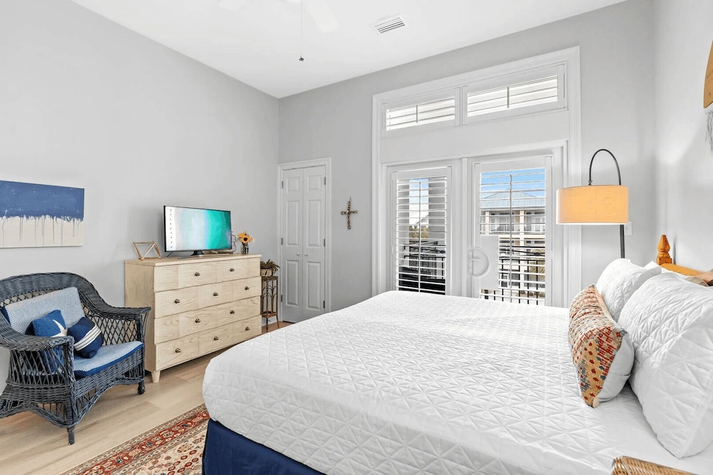 Grovey by the Sea by Avantstay Oceanfront, Private Beach, Pool Access