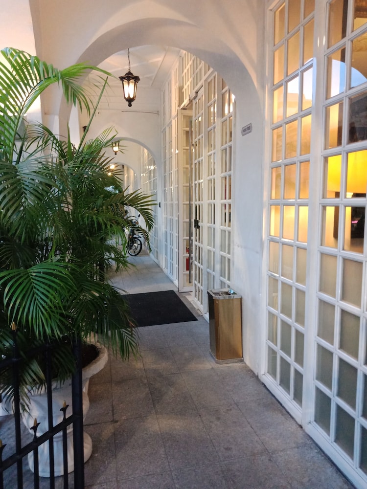 Reggae Mansion Hostel
