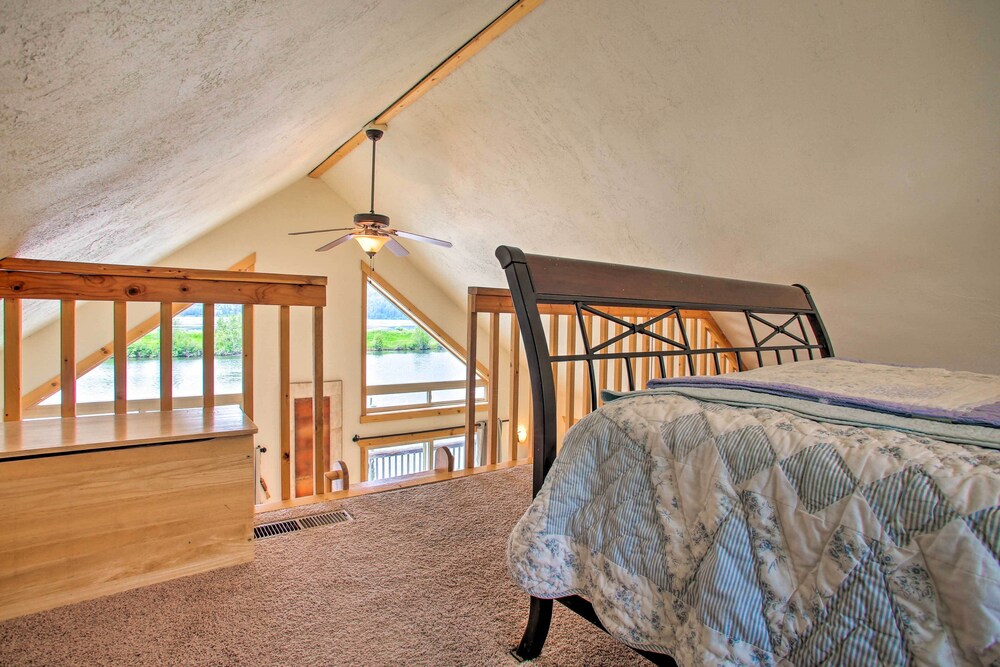Waterfront Cabin w/ 2 Boat Docks & Mtn Views! view 3