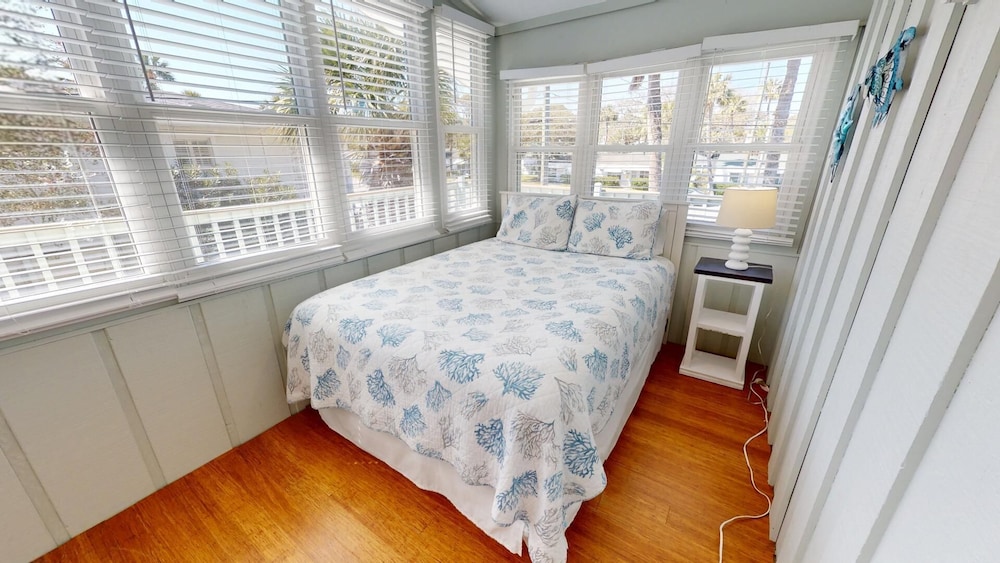 Peach on the Beach by Tybee Vacation Rentals