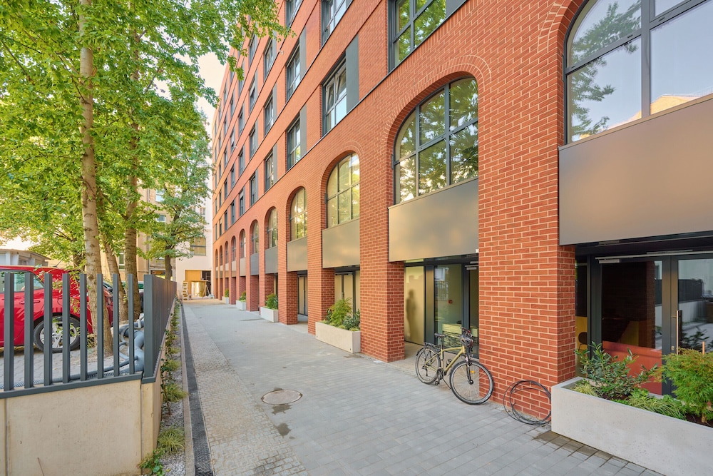 Plac Wolności 6 by Renters view 5