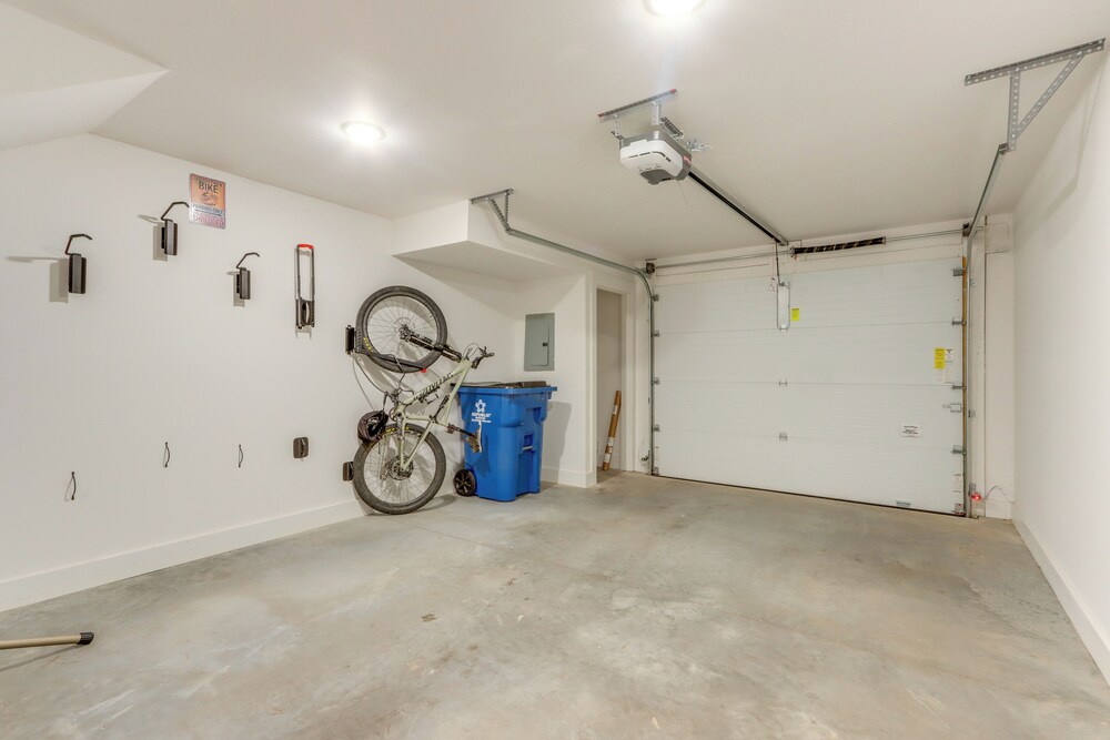Near Downtown: Luxury Townhome in Bentonville!