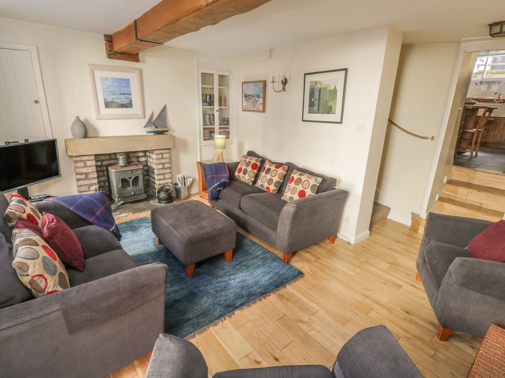 Salmon Cottage
