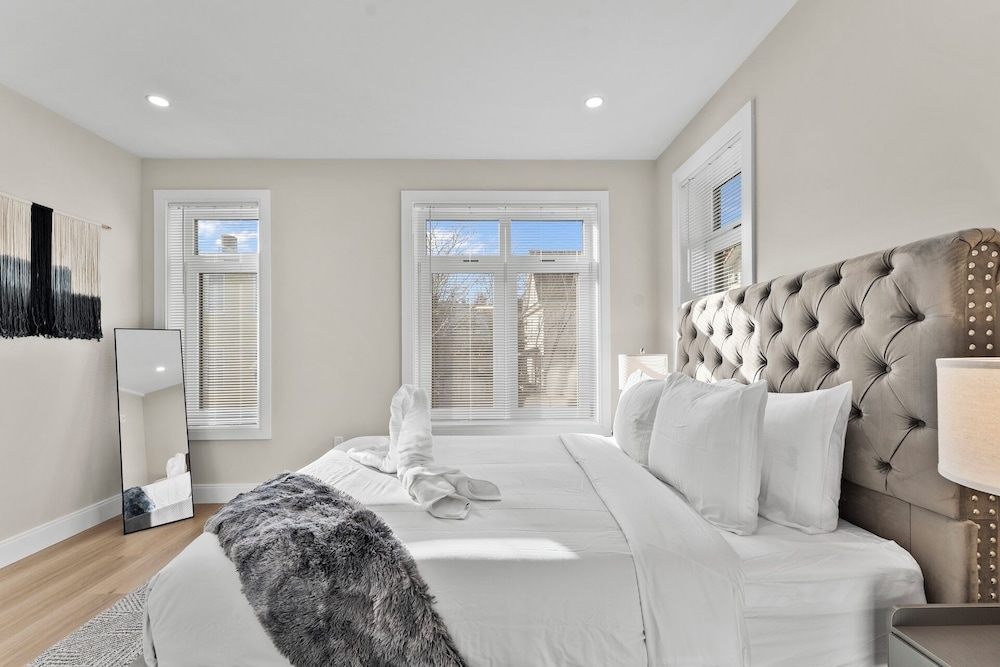 Luxury 2BR near Cambridge