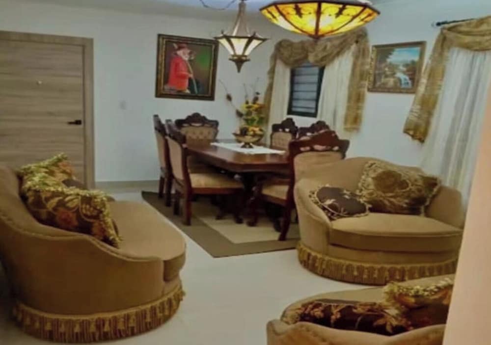 Hermoso Apartamento de Tres Habitaciones