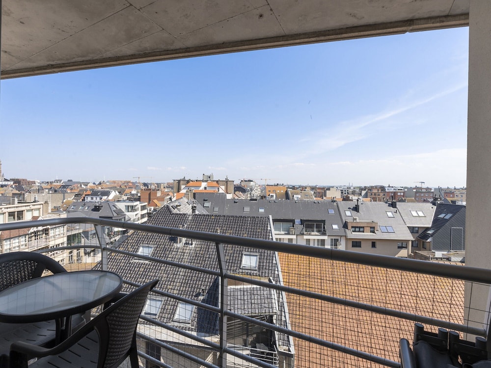 Spacious Studio Near Seafront