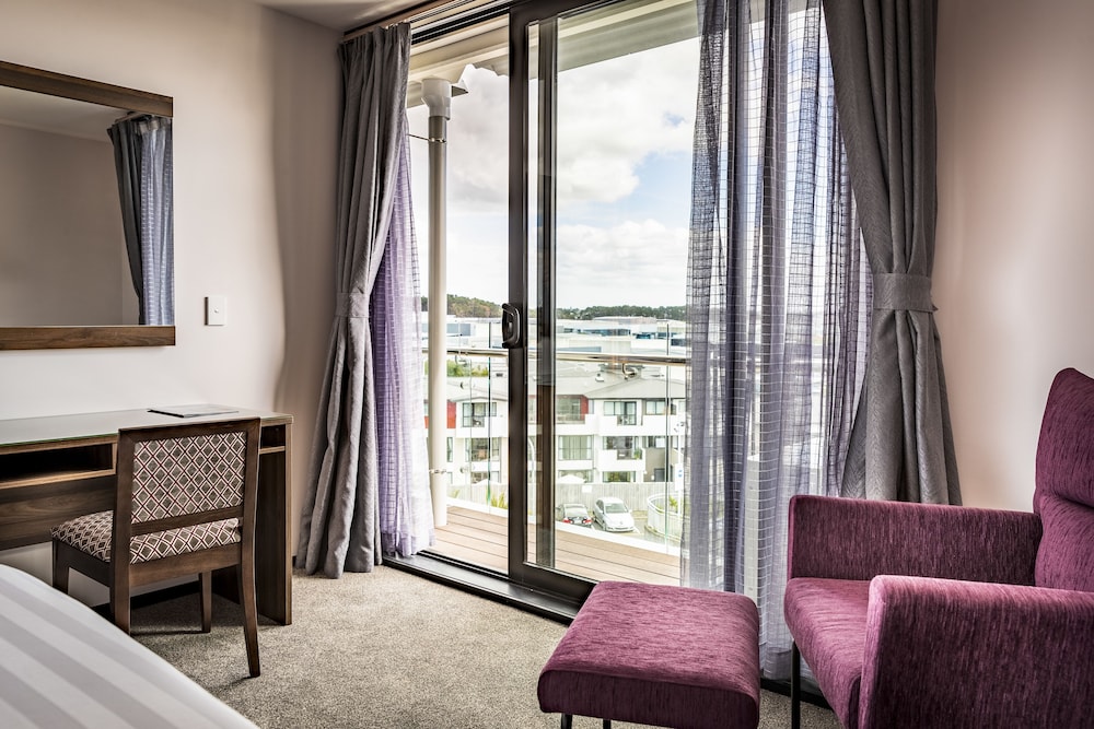 Marsden Suites Albany-3