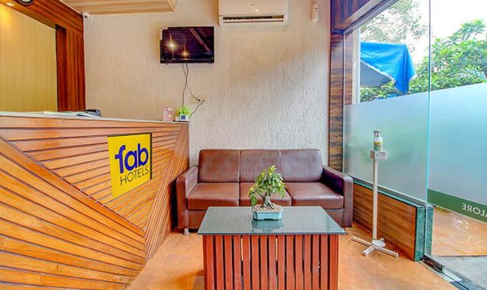 Lobby & Reception