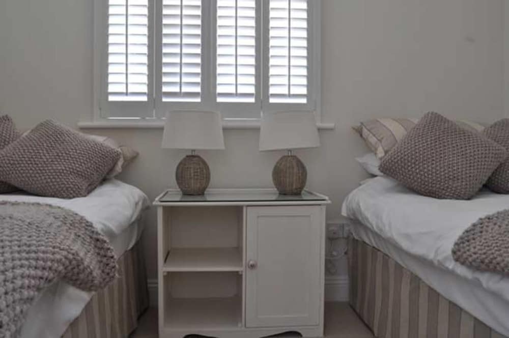 Gorgeous Apartment Only Yards From Polzeath Beach view 3