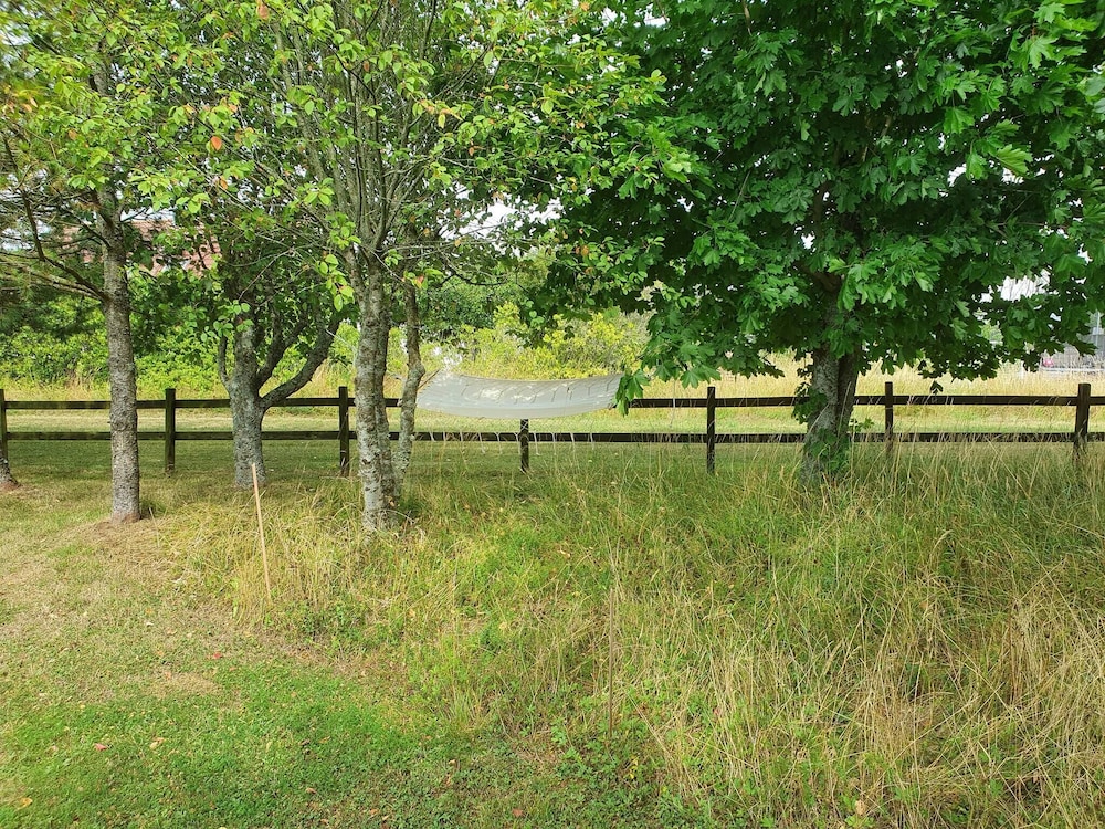 Villa w Open Fireplace and big Plot 5 min From the sea
