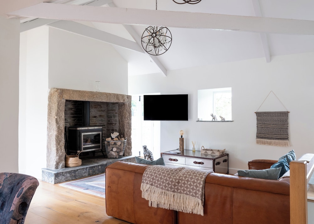 The Farmhouse - Within the Helland Barton Farm Collection