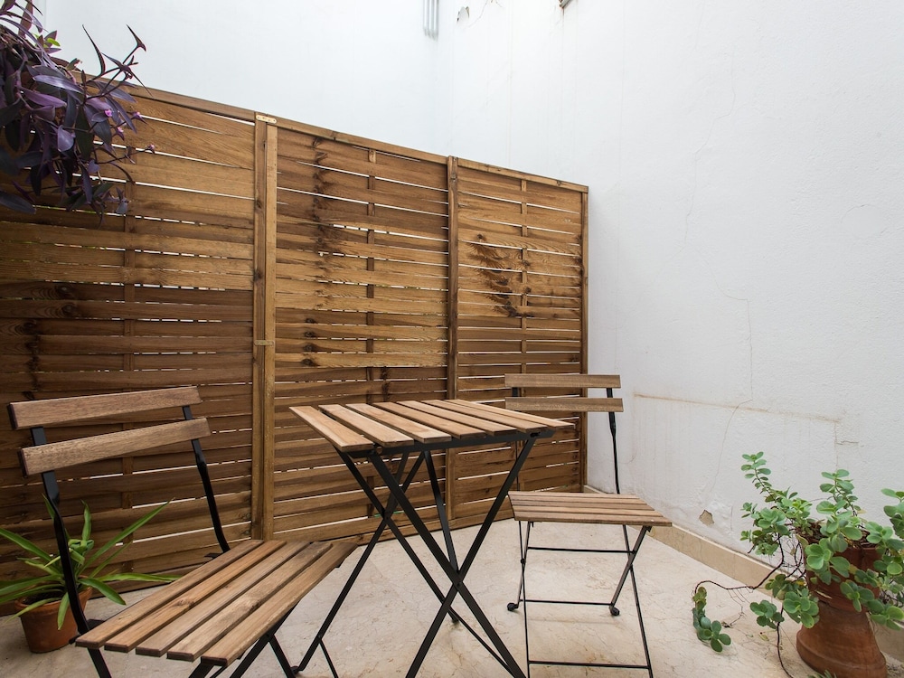 Boutike Apartments