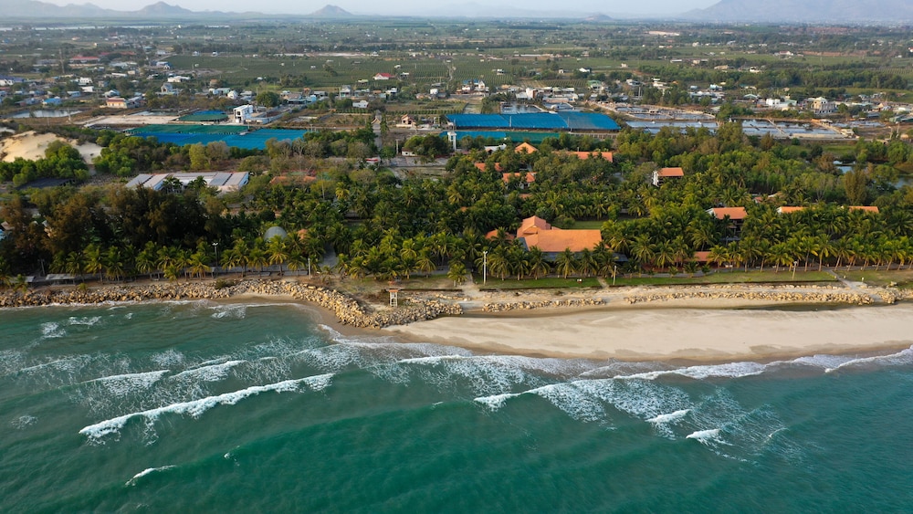 Dat Lanh Resort