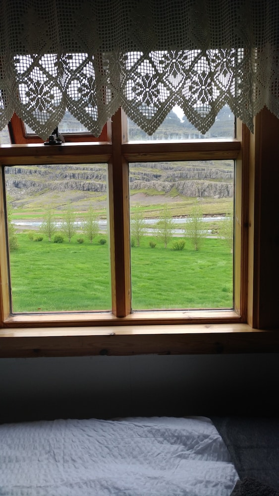 Fossardalur Guesthouse - Hostel