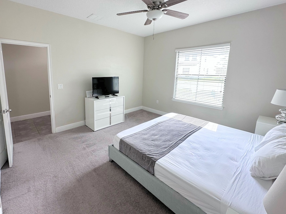 Balmoral Resort-195mcv 4 Bedroom Home by RedAwning view 4