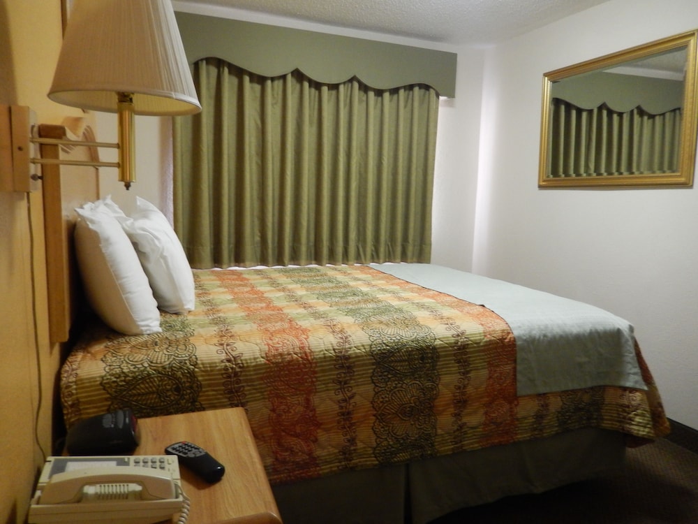 Pearsall Executive Inn