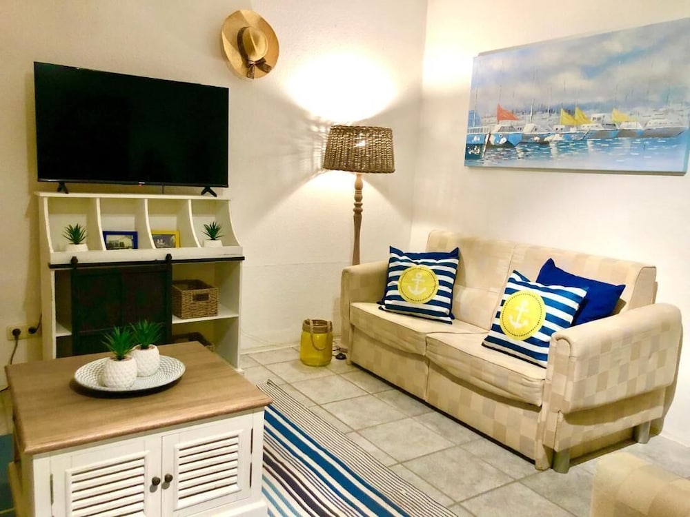 Serene Waterview Retreat 2 Bedrooms in Mönkebude, Germany