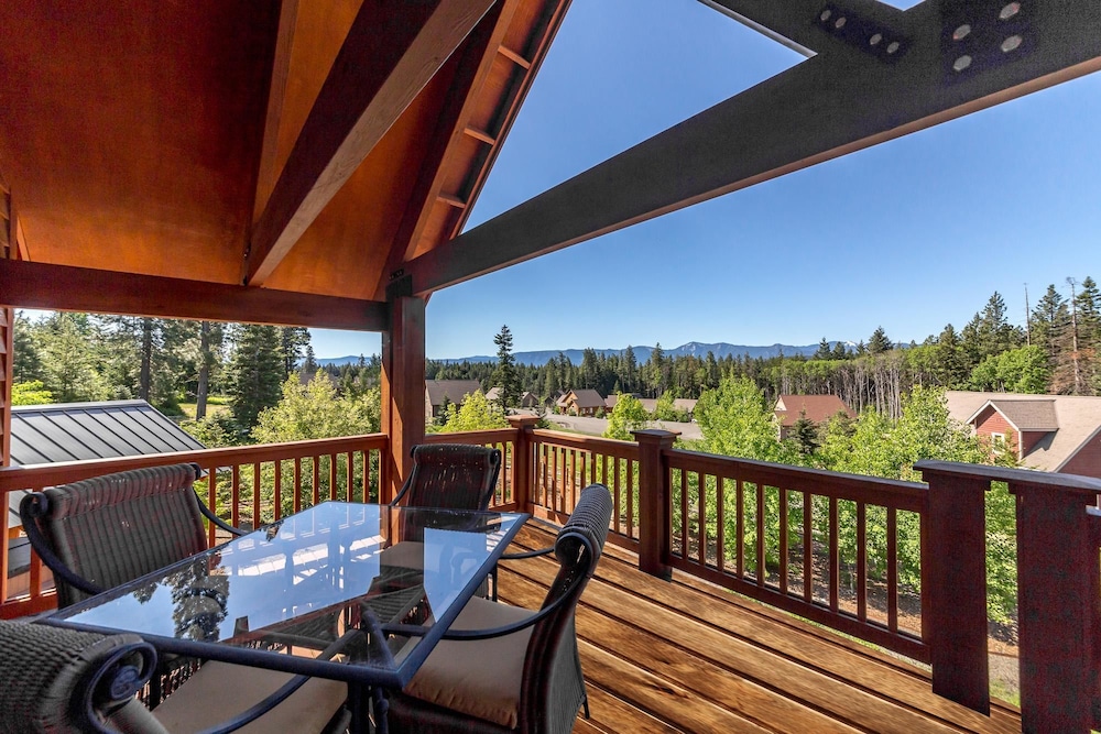 Tiger Lilly Lodge