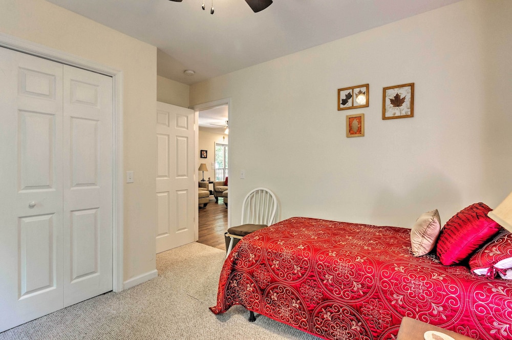 Beech Mountain Home w/ Covered Deck, Near Skiing! view 4