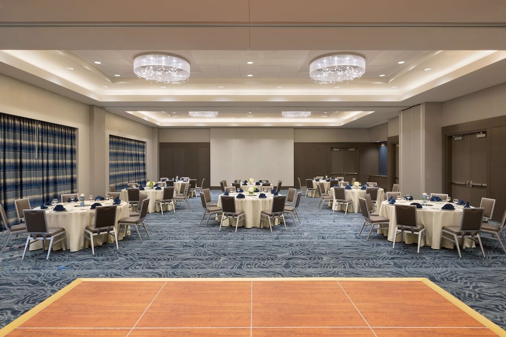 Embassy Suites by Hilton The Woodlands at Hughes Landing - Property Image 1