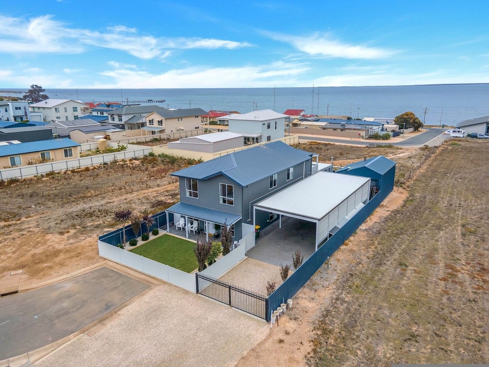 Saltwater Breeze - Ocean Views 5BR Beach House