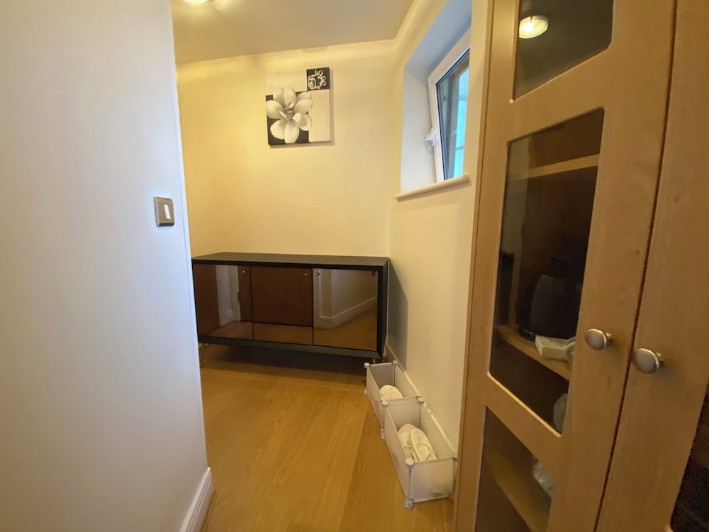 Cosy 2 Bedroom Royal Docks Apartment