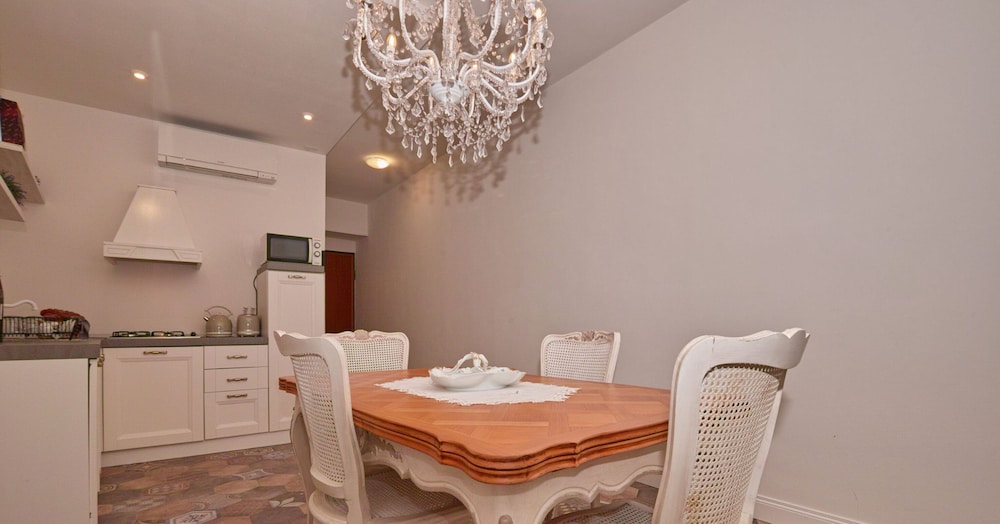 Romantic Benaco Sal - App 01