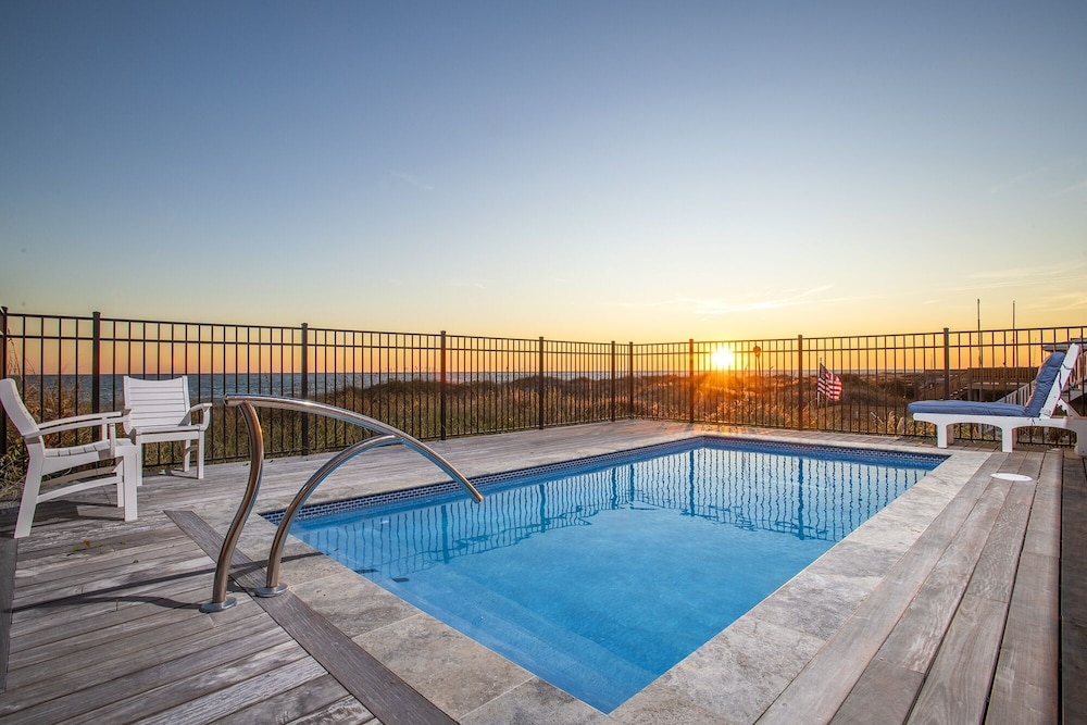 Happy Ours 5 Bedroom Home by RedAwning view 3