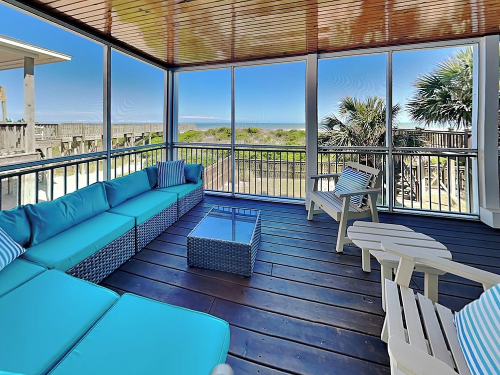Blue Me A Wave by Topsail Realty