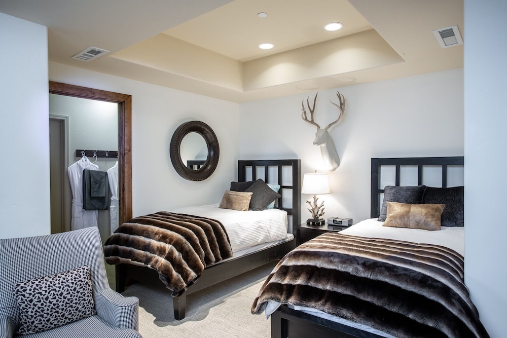 Stag Lodge at Deer Valley Resort - Seven Bedroom Residence with Spa #35 7 Condo
