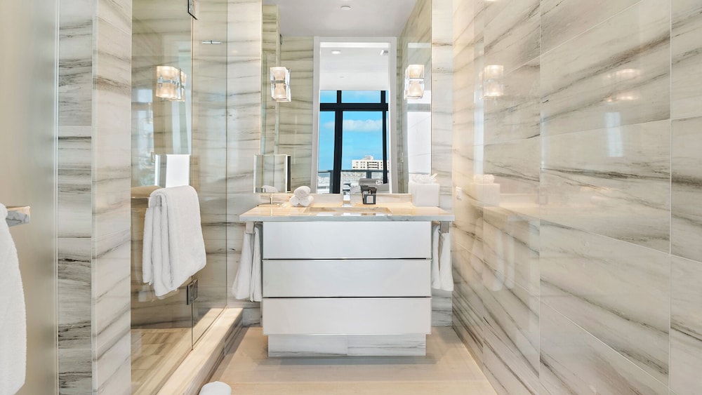 Luxury Vacation Rentals in South Beach by LRMB