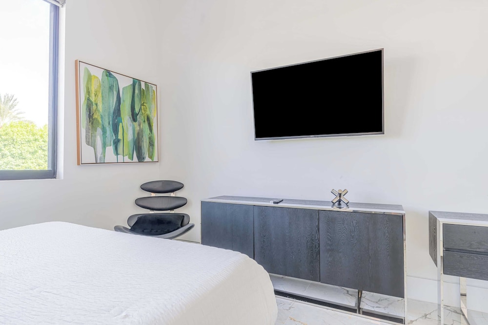 Sleeps 28 2 Luxe Villas w/ Pickleball Court Bravo Villas Dorada by Avantstay