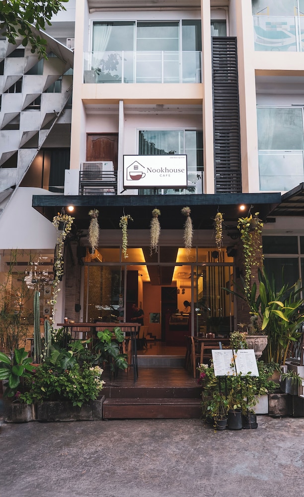 Nookhouse Cafe