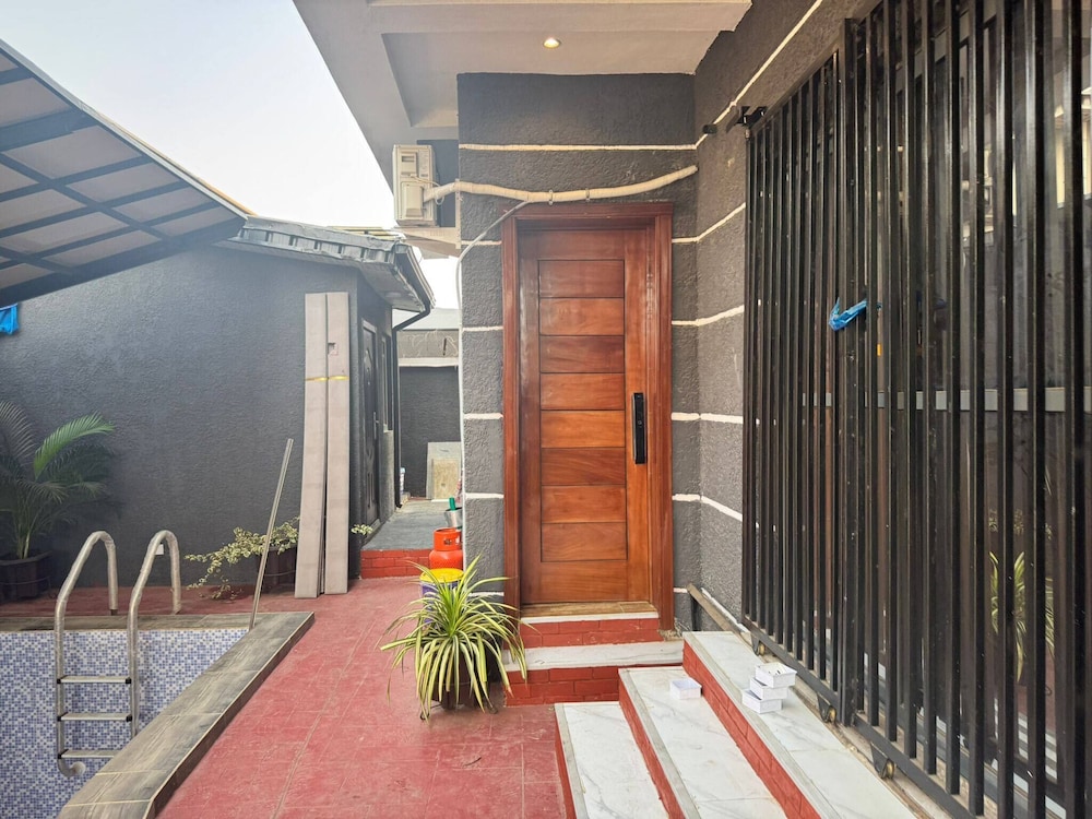 Serene Oasis in Lagos - Private Pool & Relaxing Ambiance