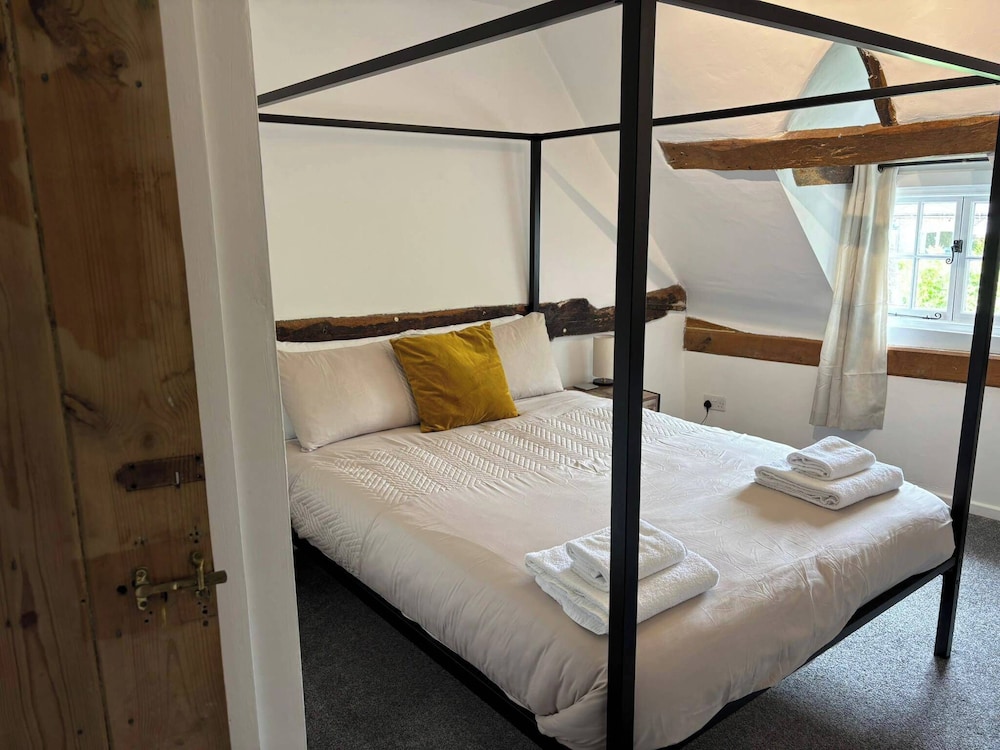 Countryside Cottage in Bulmer- Sleeps 6/7