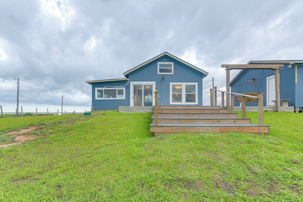 Seabreeze Retreat: Waterfront Home Near Sargent