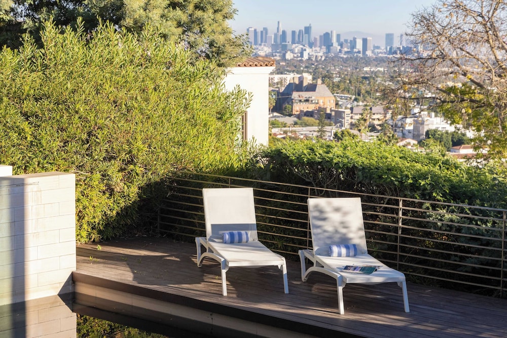 Kings Road West Hollywood Luxury Pool, Views, Firepit, Modern Design