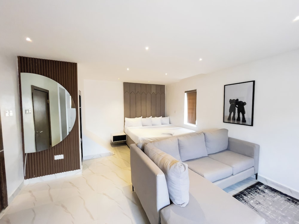 LUXE APARTMENTS