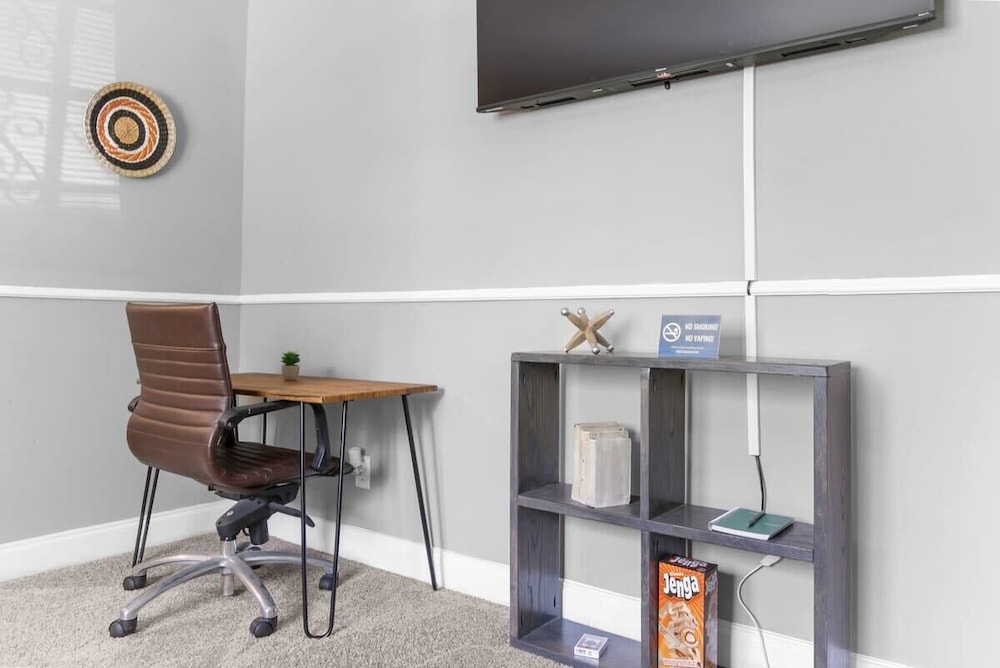 Broadmoor Bungalow - Both Units