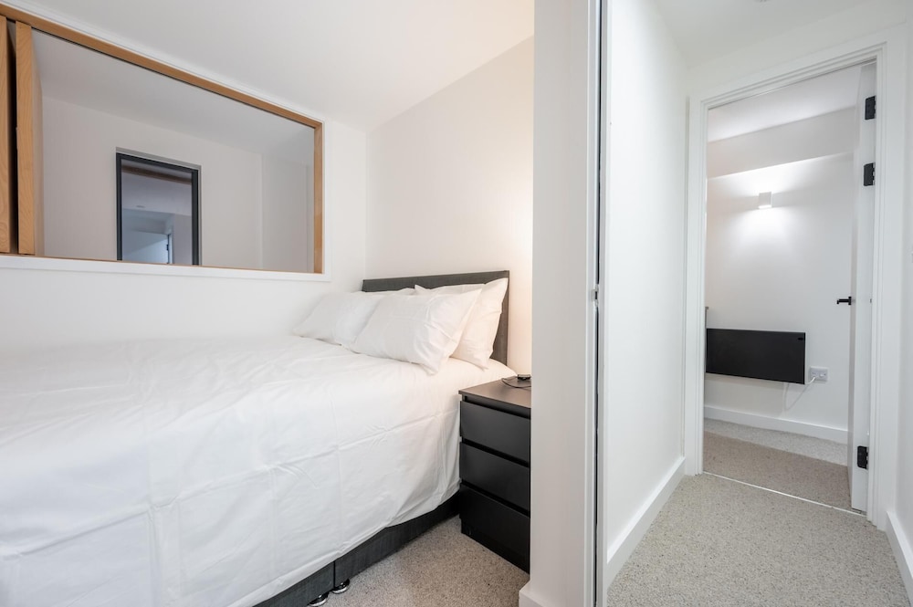 Stunning 2BD Apartment in Manchester view 2